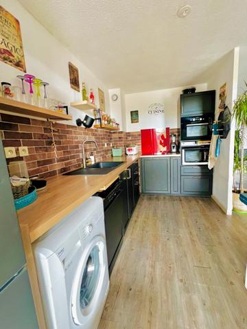 Maison T4 80 m2 avec un jardin arboré de 456m2