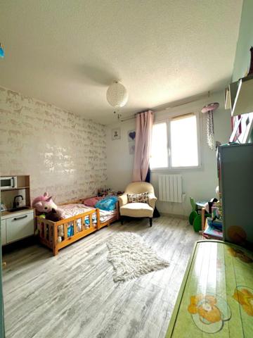 Maison T4 80 m2 avec un jardin arboré de 456m2