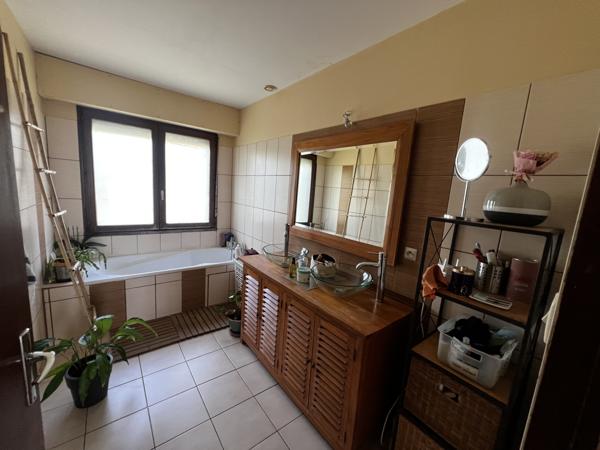 PAVILLON 5 CHAMBRES - GARAGE - TERRAIN