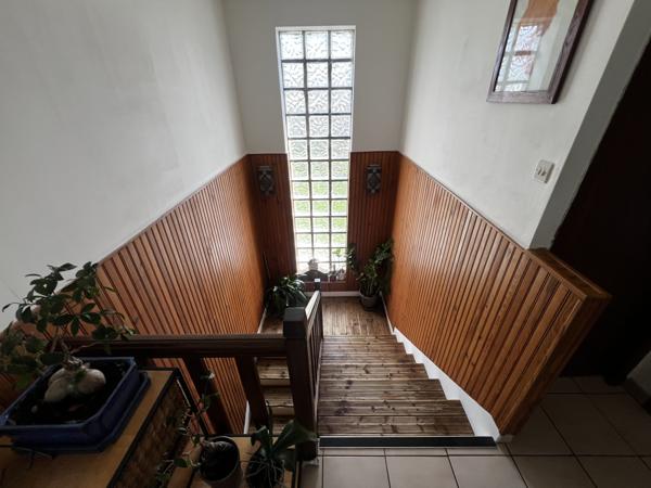 PAVILLON 5 CHAMBRES - GARAGE - TERRAIN