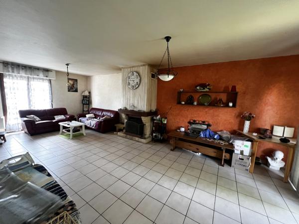 PAVILLON 5 CHAMBRES - GARAGE - TERRAIN