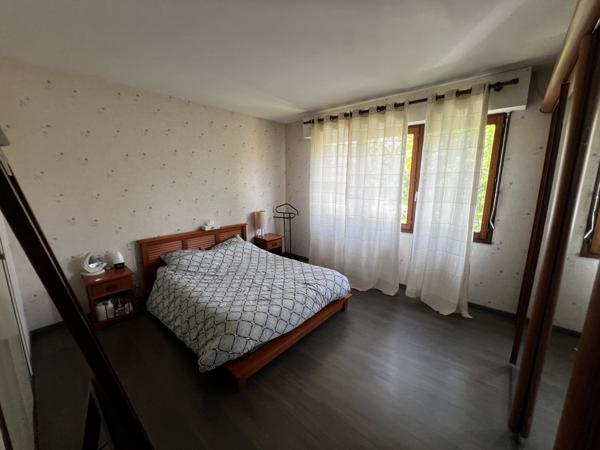 PAVILLON 5 CHAMBRES - GARAGE - TERRAIN