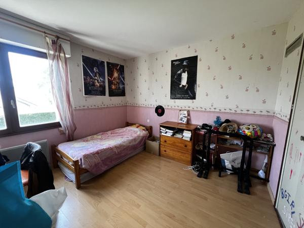 PAVILLON 5 CHAMBRES - GARAGE - TERRAIN