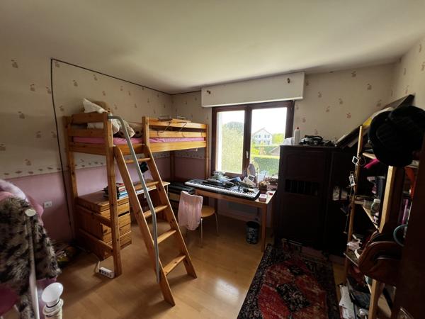 PAVILLON 5 CHAMBRES - GARAGE - TERRAIN