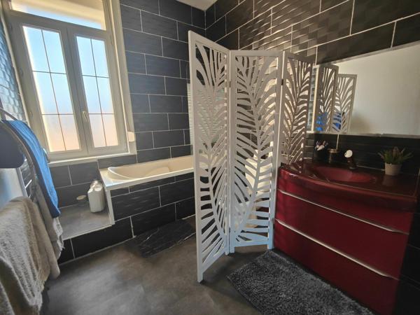 Maison à vendre    6 pièces • 80 m2 Saint-Quentin