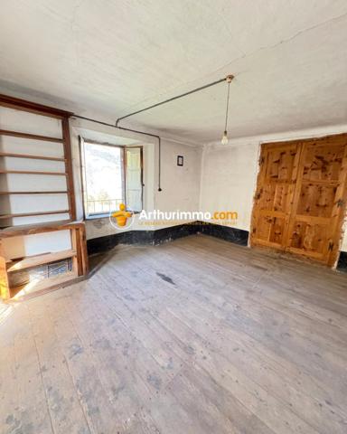 Vente                                                      Maison
                        
                     4 pièces                      100 m2                     à Guillestre