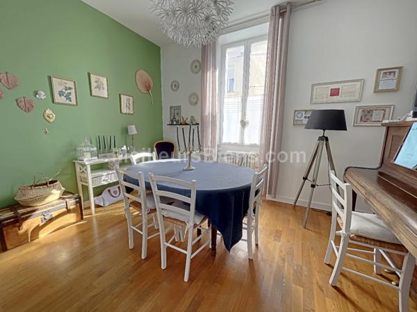 Maison familiale avec jardin idéalement située