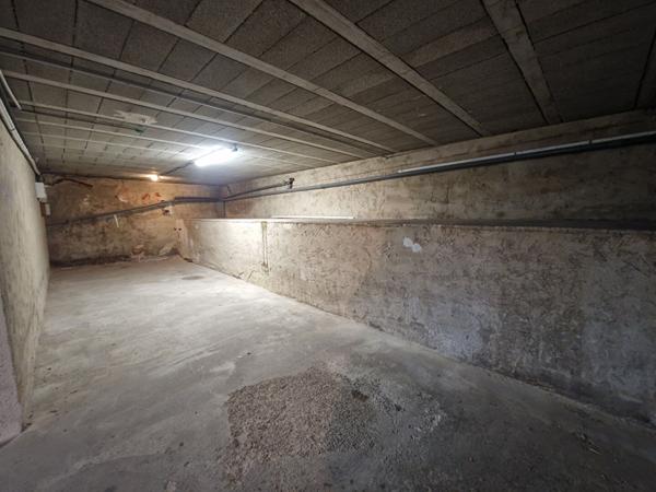 Grand garage de 80m² à L'Isle-sur-la-Sorgue