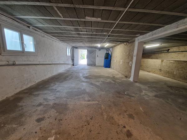 Grand garage de 80m² à L'Isle-sur-la-Sorgue