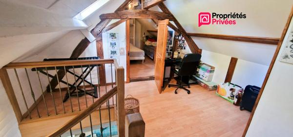 Maison 2 logements - 200 m²- 8 pièces - 6 chambres - terrain de 2158 m²