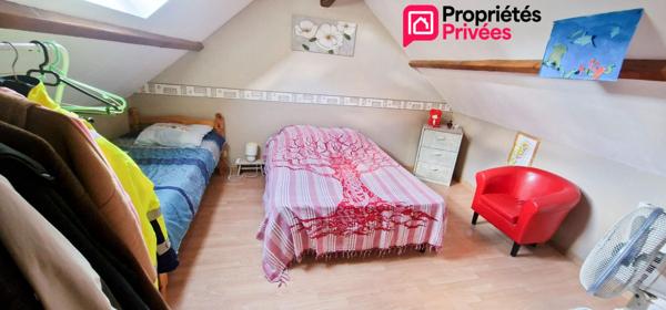 Maison 2 logements - 200 m²- 8 pièces - 6 chambres - terrain de 2158 m²