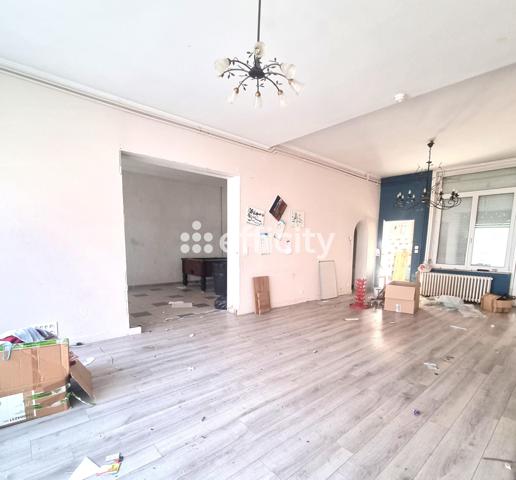 Maison 10 pièces - 300 m²