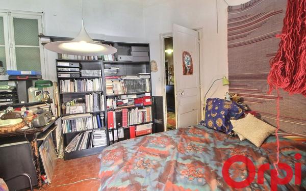 Appartement à vendre    4 pièces • 108,75 m2 Marseille 1