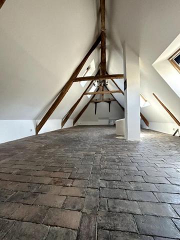 Maison  6 pièce(s) 180 m2