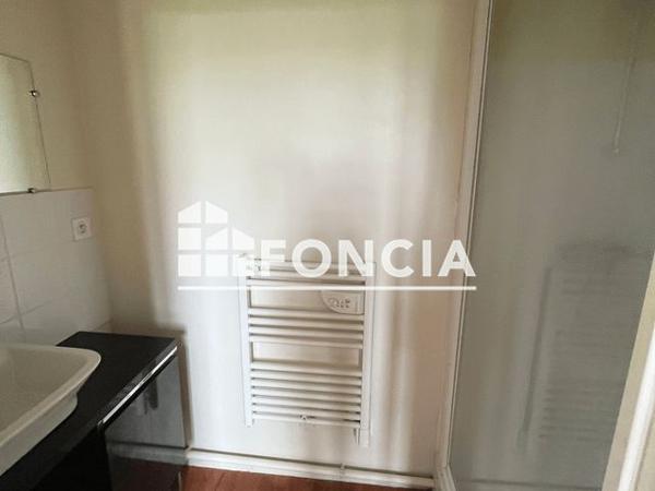 Location Appartement 2 pièces 51.48 m² - 1 RUE DES QUINQUENAYS Chinon 37500