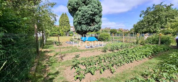 Opportunité à Arques : maison familiale avec jardin et garage