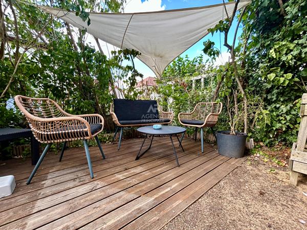 Maison Poissy 6 pièce(s) 115 m2 599 000 € **  - Référence  9315