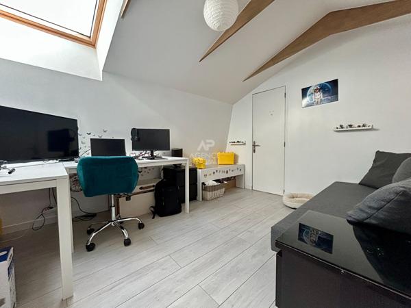 Maison Poissy 6 pièce(s) 115 m2 599 000 € **  - Référence  9315
