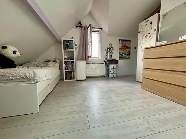 Maison Poissy 6 pièce(s) 115 m2 599 000 € **  - Référence  9315