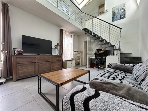 Maison Poissy 6 pièce(s) 115 m2 599 000 € **  - Référence  9315