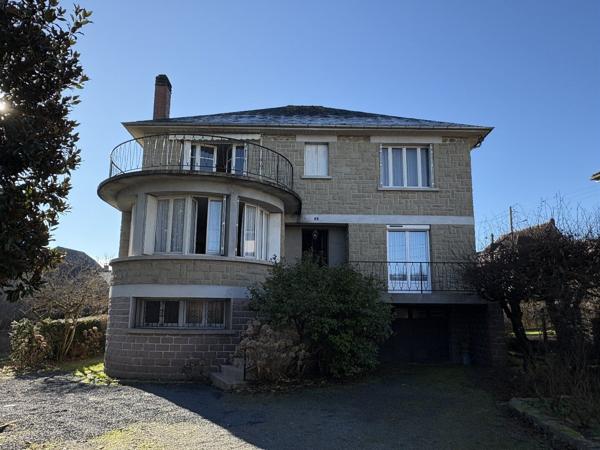 Maison Unique au Centre d'Objat Objat