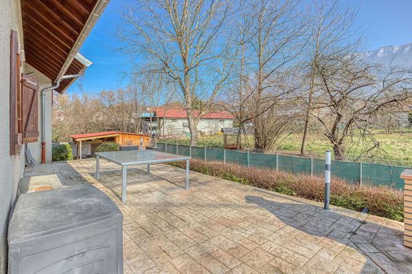 Maison 6 pièces de 197 m² familiale avec piscine sur 1597 m² de terrain à Drumettaz-Clarafond