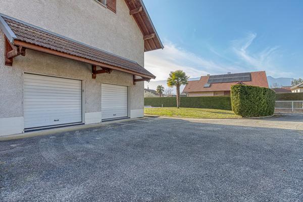 Maison 6 pièces de 197 m² familiale avec piscine sur 1597 m² de terrain à Drumettaz-Clarafond