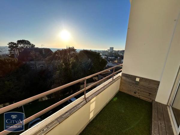 Appartement à louer 2 pièces 47.83m² Cholet (49300)