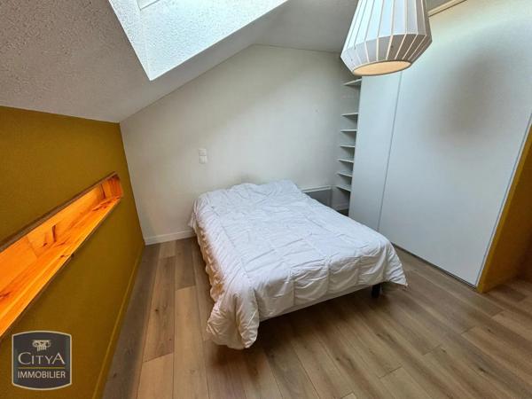 Appartement à louer 2 pièces 47.83m² Cholet (49300)