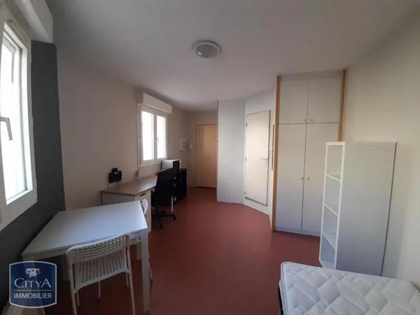 Appartement à louer 1 pièce 16.72m² Nîmes (30900)