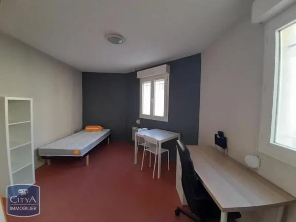 Appartement à louer 1 pièce 16.72m² Nîmes (30900)