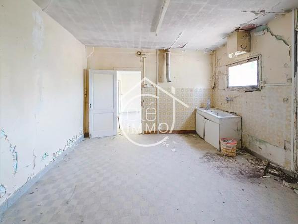 LA FORCE : Maison de 101m² avec local commercial de 111m² à rénover entièrement
