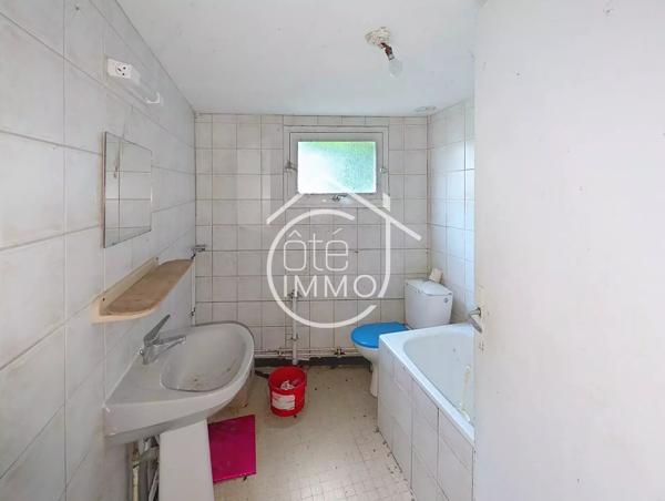 LA FORCE : Maison de 101m² avec local commercial de 111m² à rénover entièrement
