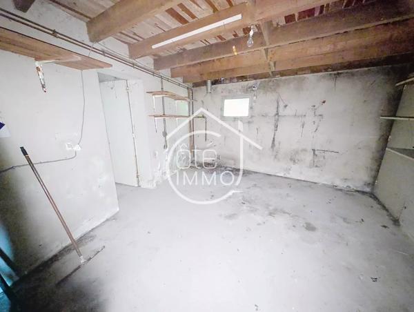 LA FORCE : Maison de 101m² avec local commercial de 111m² à rénover entièrement