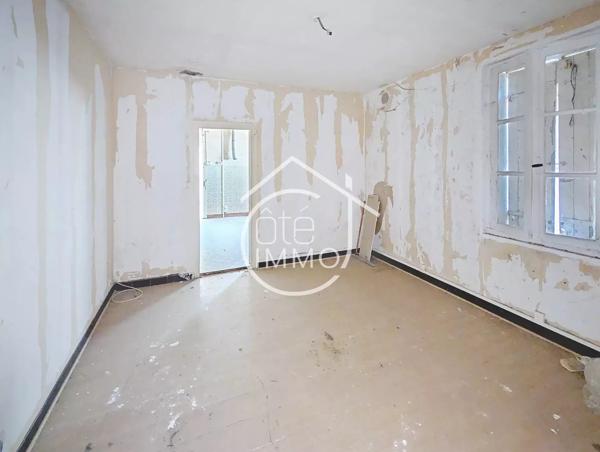 LA FORCE : Maison de 101m² avec local commercial de 111m² à rénover entièrement