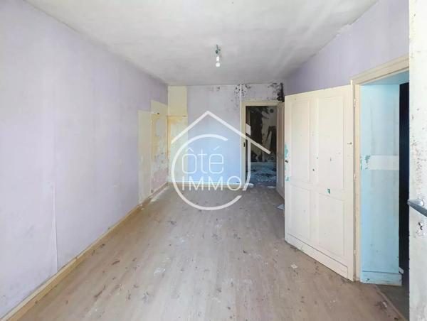 LA FORCE : Maison de 101m² avec local commercial de 111m² à rénover entièrement