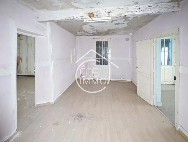 LA FORCE : Maison de 101m² avec local commercial de 111m² à rénover entièrement