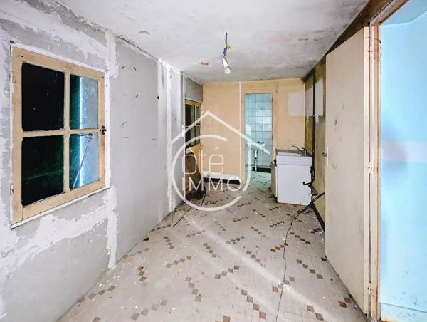 LA FORCE : Maison de 101m² avec local commercial de 111m² à rénover entièrement