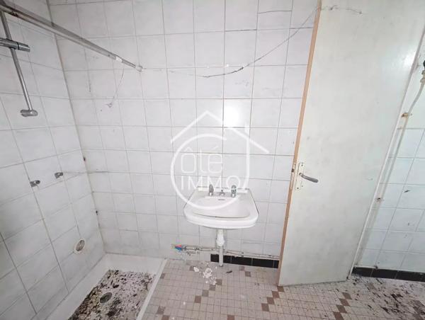 LA FORCE : Maison de 101m² avec local commercial de 111m² à rénover entièrement