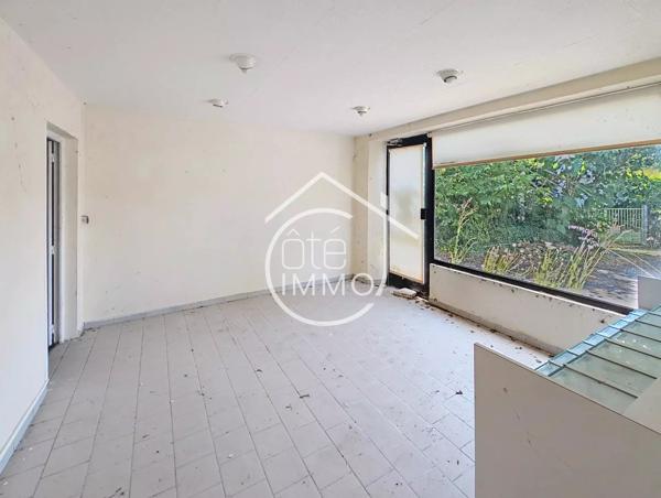 LA FORCE : Maison de 101m² avec local commercial de 111m² à rénover entièrement