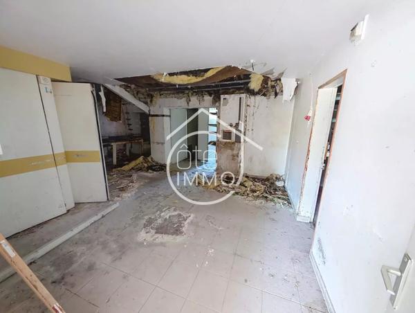 LA FORCE : Maison de 101m² avec local commercial de 111m² à rénover entièrement