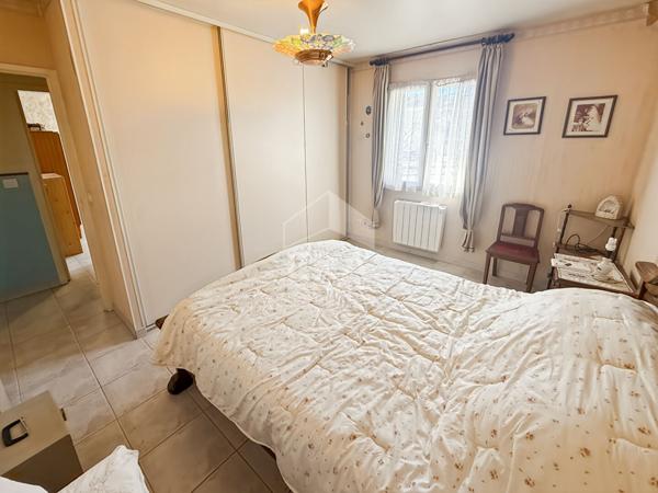 EXCLUSIVITE - Septemes Les Vallons T6  d'environ 132m2 + garage 40 m2 sur une parcelle de 552 m2