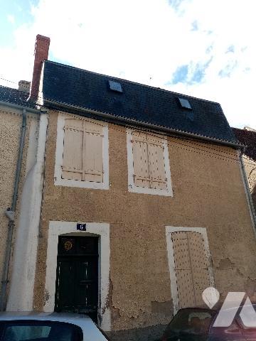 Maison au coeur de la ville de LA CHARITE, composée de deux logements pouvant être reliés