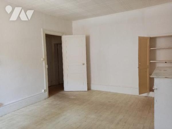 Maison au coeur de la ville de LA CHARITE, composée de deux logements pouvant être reliés