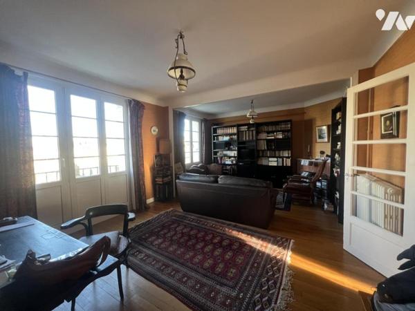 CAEN CENTRE - Appartement de 96 m2 vue exceptionnelle église Saint Pierre - 2 chambres - cave.