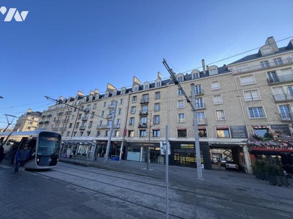 CAEN CENTRE - Appartement de 96 m2 vue exceptionnelle église Saint Pierre - 2 chambres - cave.