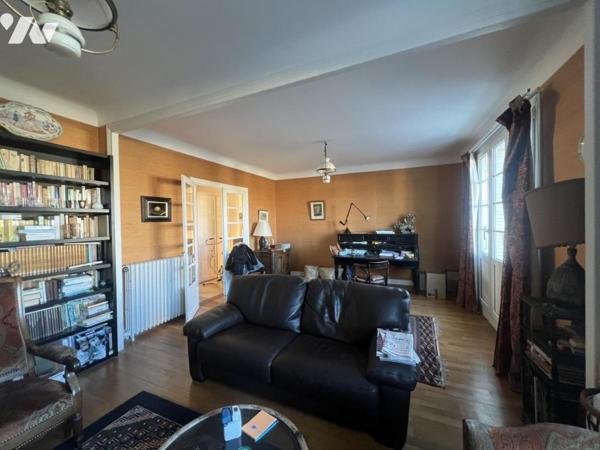 CAEN CENTRE - Appartement de 96 m2 vue exceptionnelle église Saint Pierre - 2 chambres - cave.