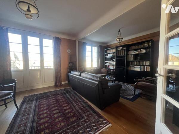 CAEN CENTRE - Appartement de 96 m2 vue exceptionnelle église Saint Pierre - 2 chambres - cave.