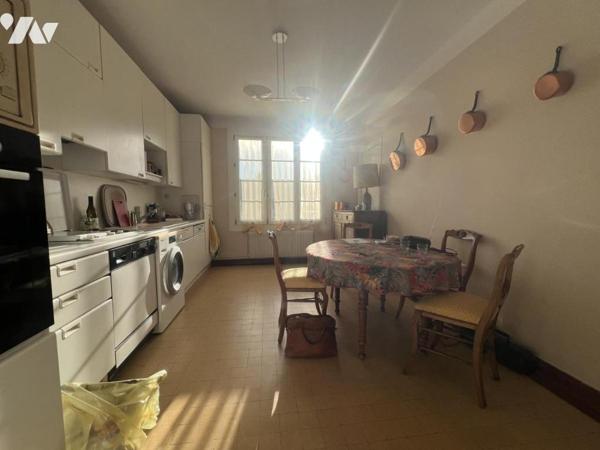 CAEN CENTRE - Appartement de 96 m2 vue exceptionnelle église Saint Pierre - 2 chambres - cave.