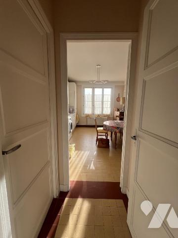 CAEN CENTRE - Appartement de 96 m2 vue exceptionnelle église Saint Pierre - 2 chambres - cave.